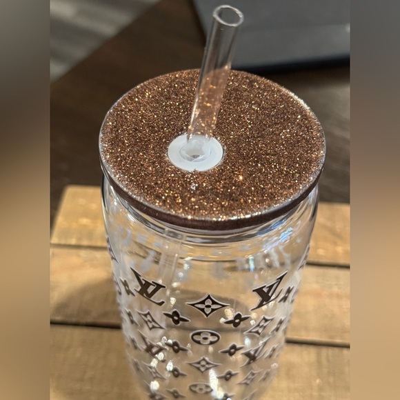 Clear Tumbler with Straw - Picture 2 of 2